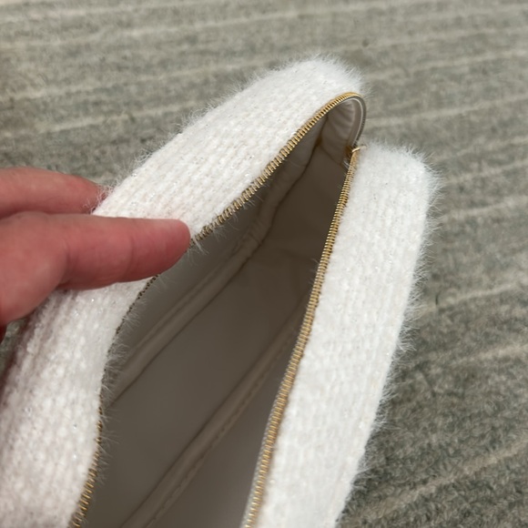 NWT Chanel White Elegant Accessory bag - Picture 3 of 4